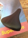 ASIENTO DE BICI CON REFLECTOR 